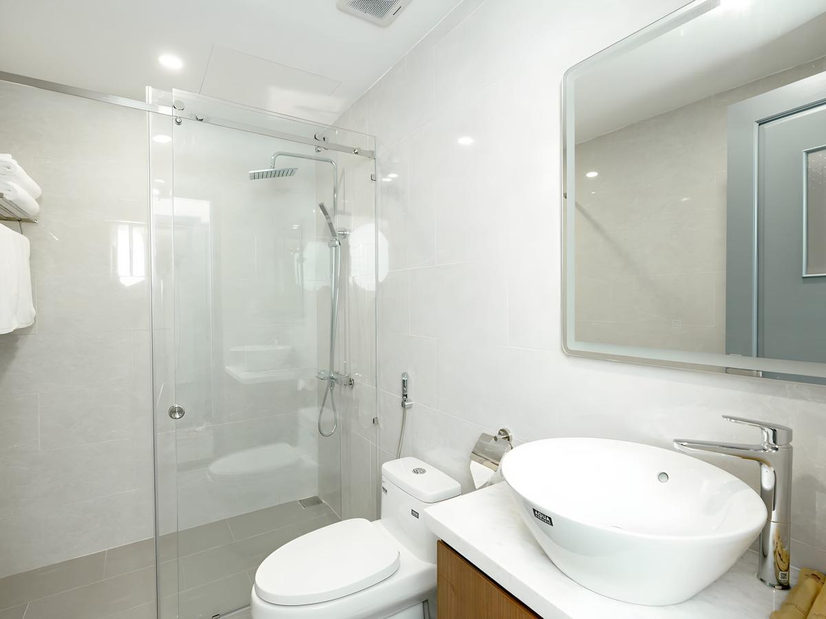 Full 2 Bed Penthouse 4